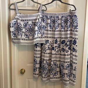 2 pieces. Blue and white cotton floral. Pockets in skirt.